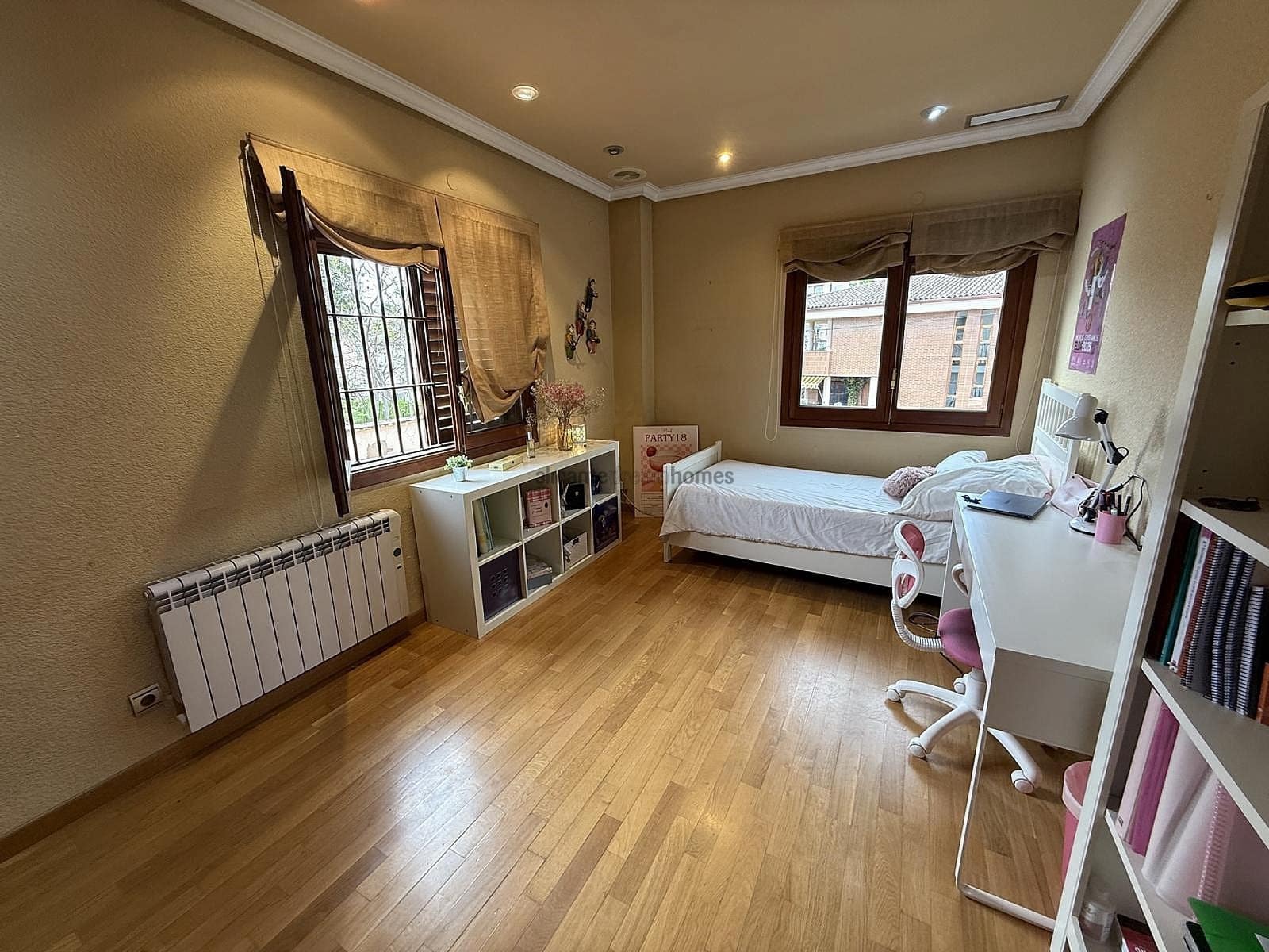 4 chambre Villa/Maison à vendre à Elda avec garage - 385 000 € (Ref: 9231918)