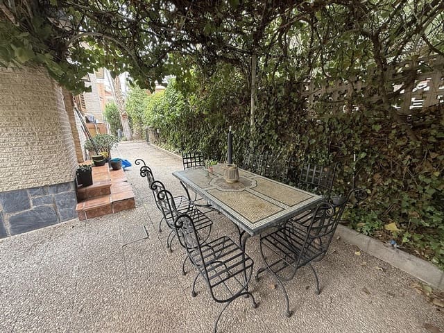 4 chambre Villa/Maison à vendre à Elda avec garage - 385 000 € (Ref: 9231918)