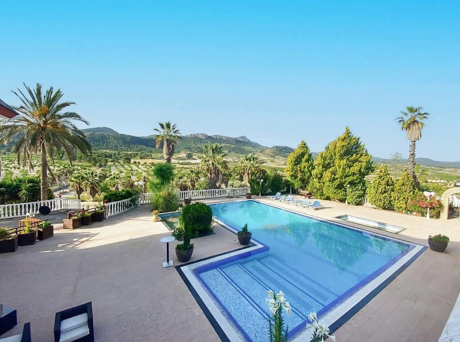 8 soveværelse Finca/Landehus til salg i Jumilla med swimmingpool - € 1.450.000 (Ref: 9234906)