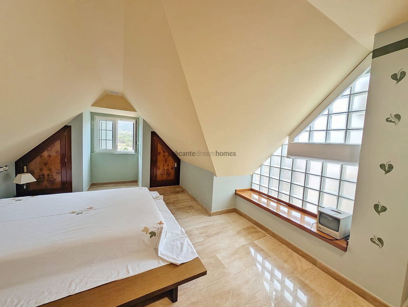 8 soveværelse Finca/Landehus til salg i Jumilla med swimmingpool - € 1.450.000 (Ref: 9234906)