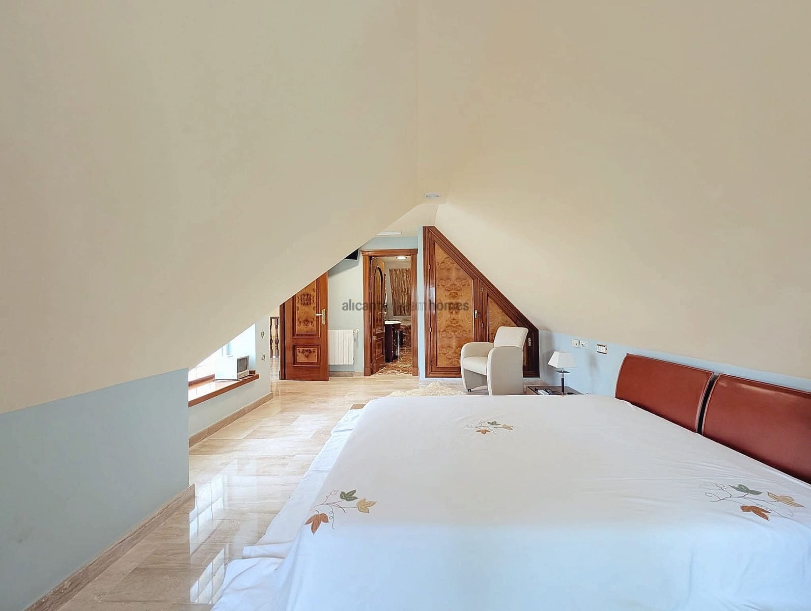 8 soveværelse Finca/Landehus til salg i Jumilla med swimmingpool - € 1.450.000 (Ref: 9234906)