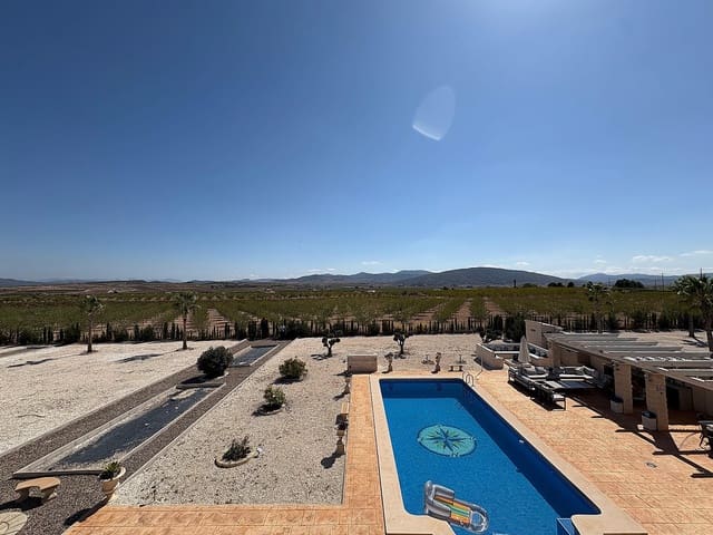 4 bedroom Villa for sale in Pinoso with pool garage - € 449,000 (Ref: 9237723)