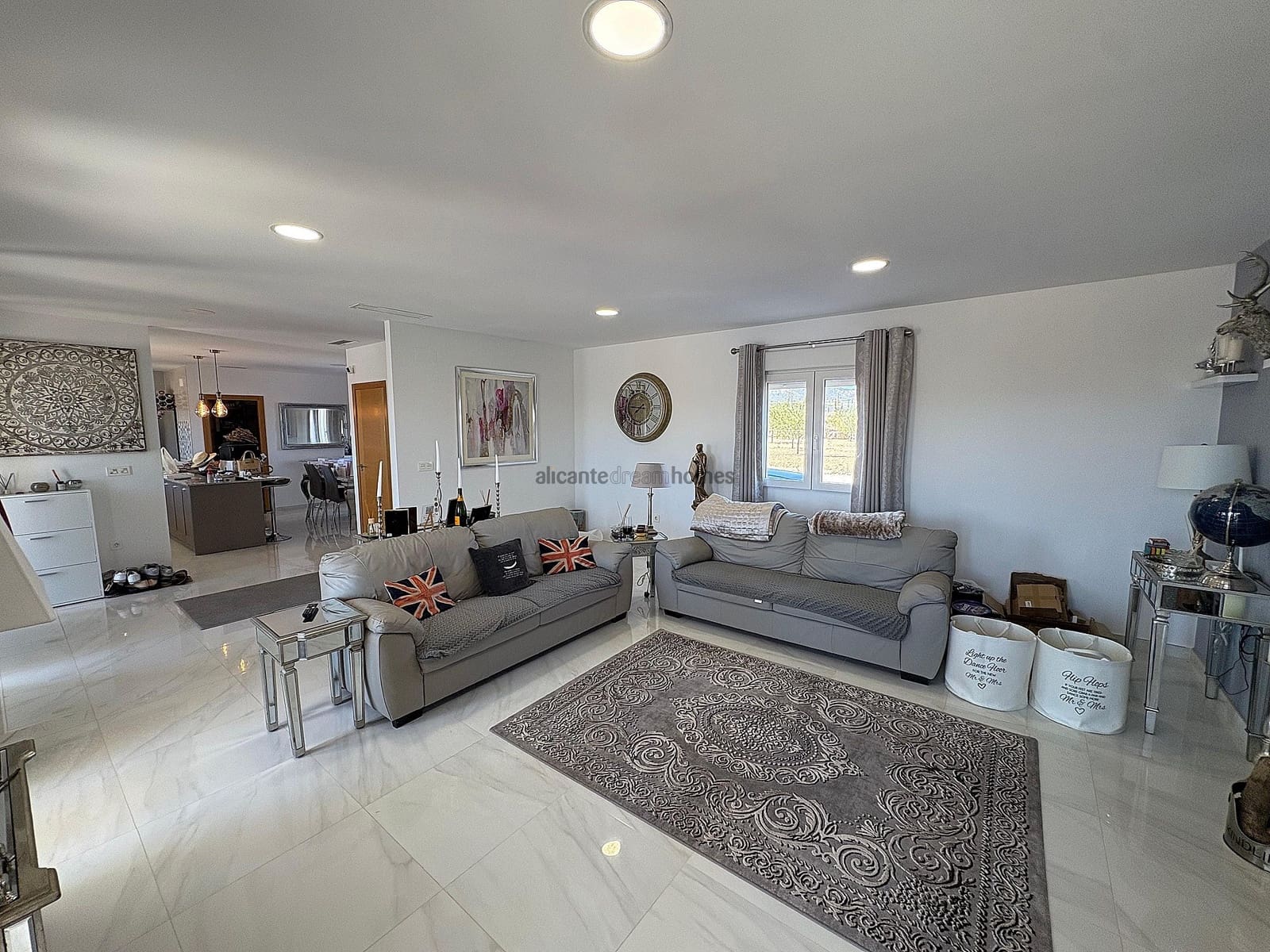 4 soveværelse Villa til salg i Pinoso med swimmingpool garage - € 449.000 (Ref: 9237723)