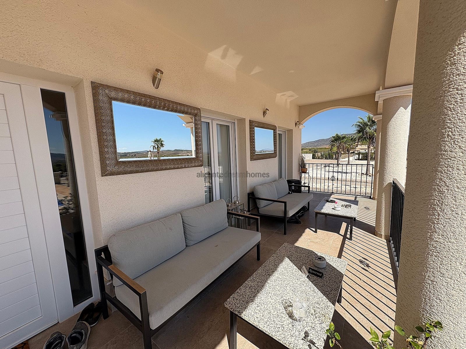 4 soveværelse Villa til salg i Pinoso med swimmingpool garage - € 449.000 (Ref: 9237723)