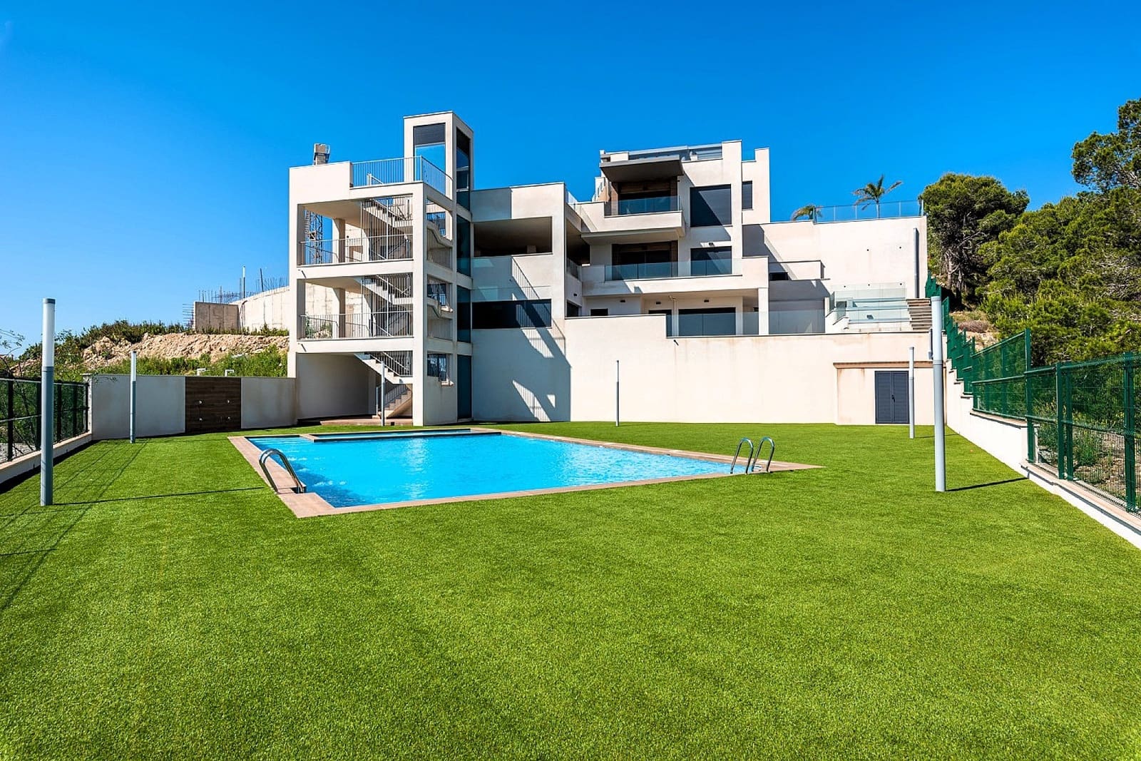 2 soveværelse Bungalow til salg i San Miguel de Salinas med swimmingpool - € 395.000 (Ref: 9244390)