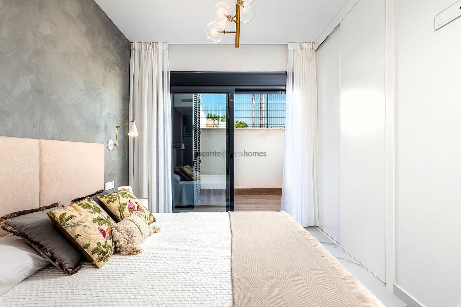 2 sypialnia Bungalow na sprzedaż w San Miguel de Salinas z basenem - 395 000 € (Ref: 9244390)