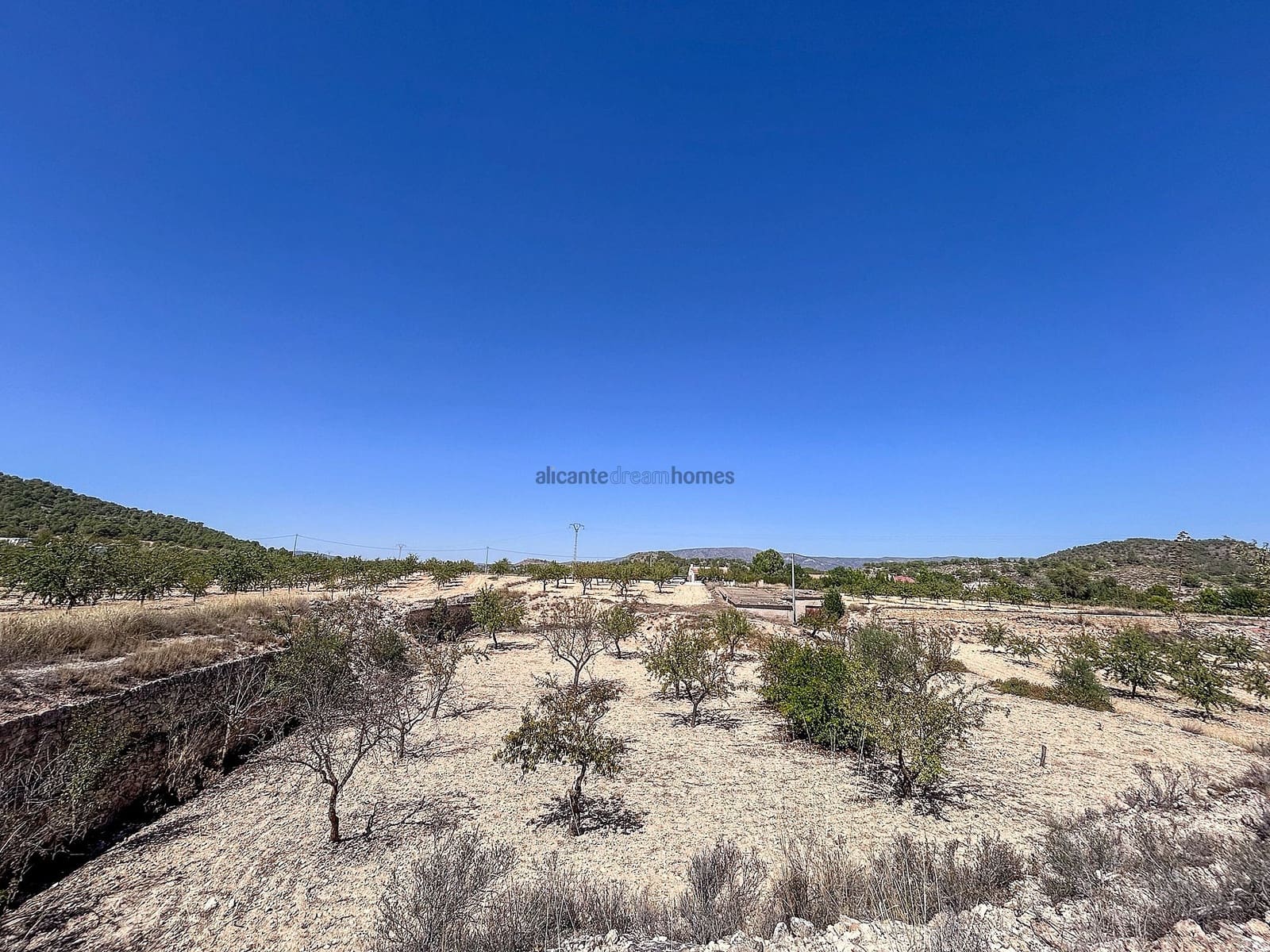 3 soveværelse Finca/Landehus til salg i Monovar / Monover med garage - € 70.000 (Ref: 9253914)