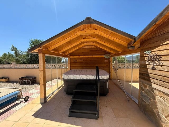 5 bedroom Finca/Country House for sale in Castalla with pool garage - € 550,000 (Ref: 9258006)