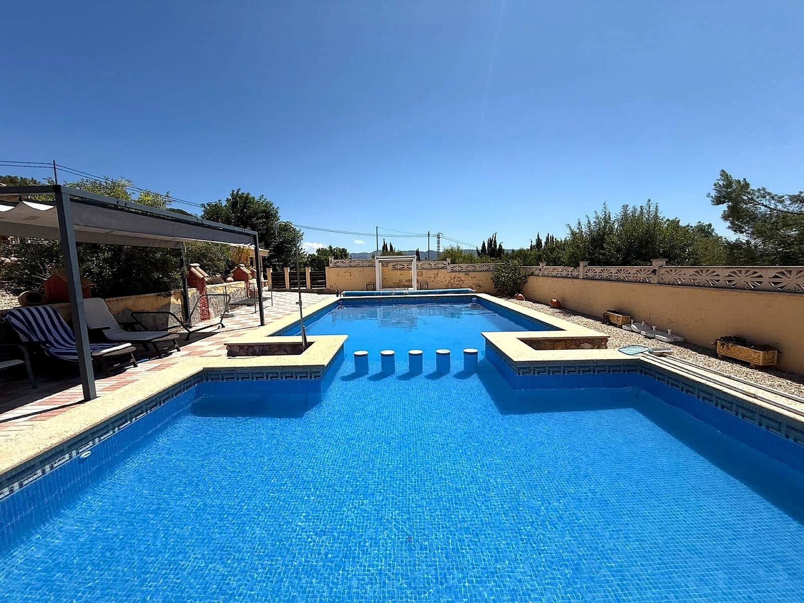 5 bedroom Finca/Country House for sale in Castalla with pool garage - € 550,000 (Ref: 9258006)