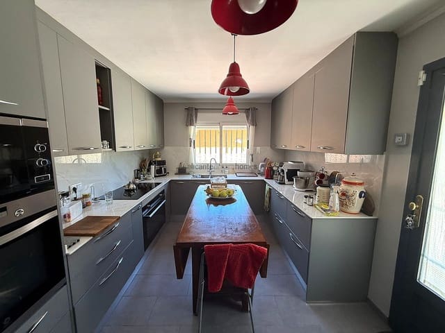 5 sypialnia Finka/Dom wiejski na sprzedaż w Castalla z basenem garażem - 550 000 € (Ref: 9258006)