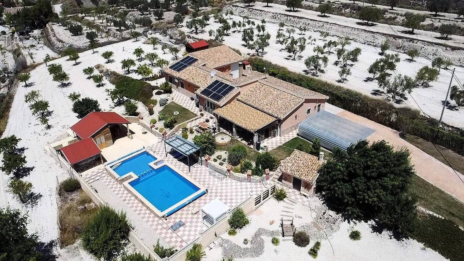 5 soveværelse Finca/Landehus til salg i Castalla med swimmingpool garage - € 550.000 (Ref: 9258006)