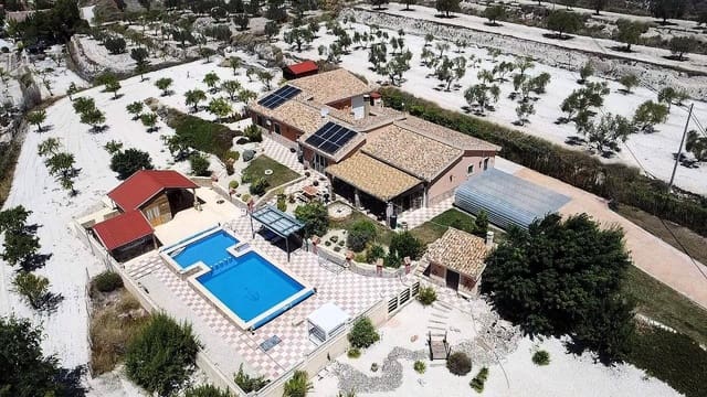 5 sypialnia Finka/Dom wiejski na sprzedaż w Castalla z basenem garażem - 550 000 € (Ref: 9258006)