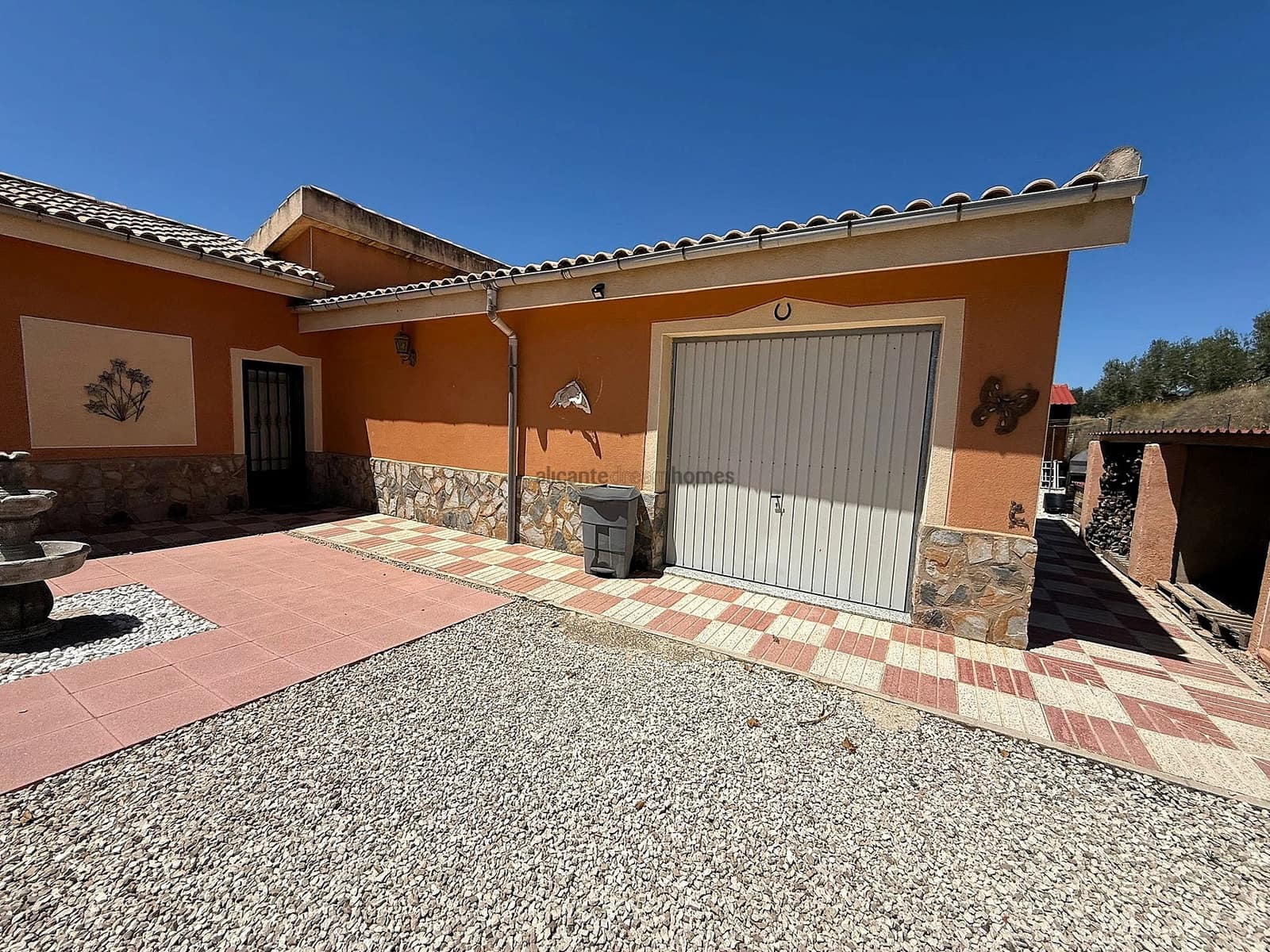 5 soveværelse Finca/Landehus til salg i Castalla med swimmingpool garage - € 550.000 (Ref: 9258006)