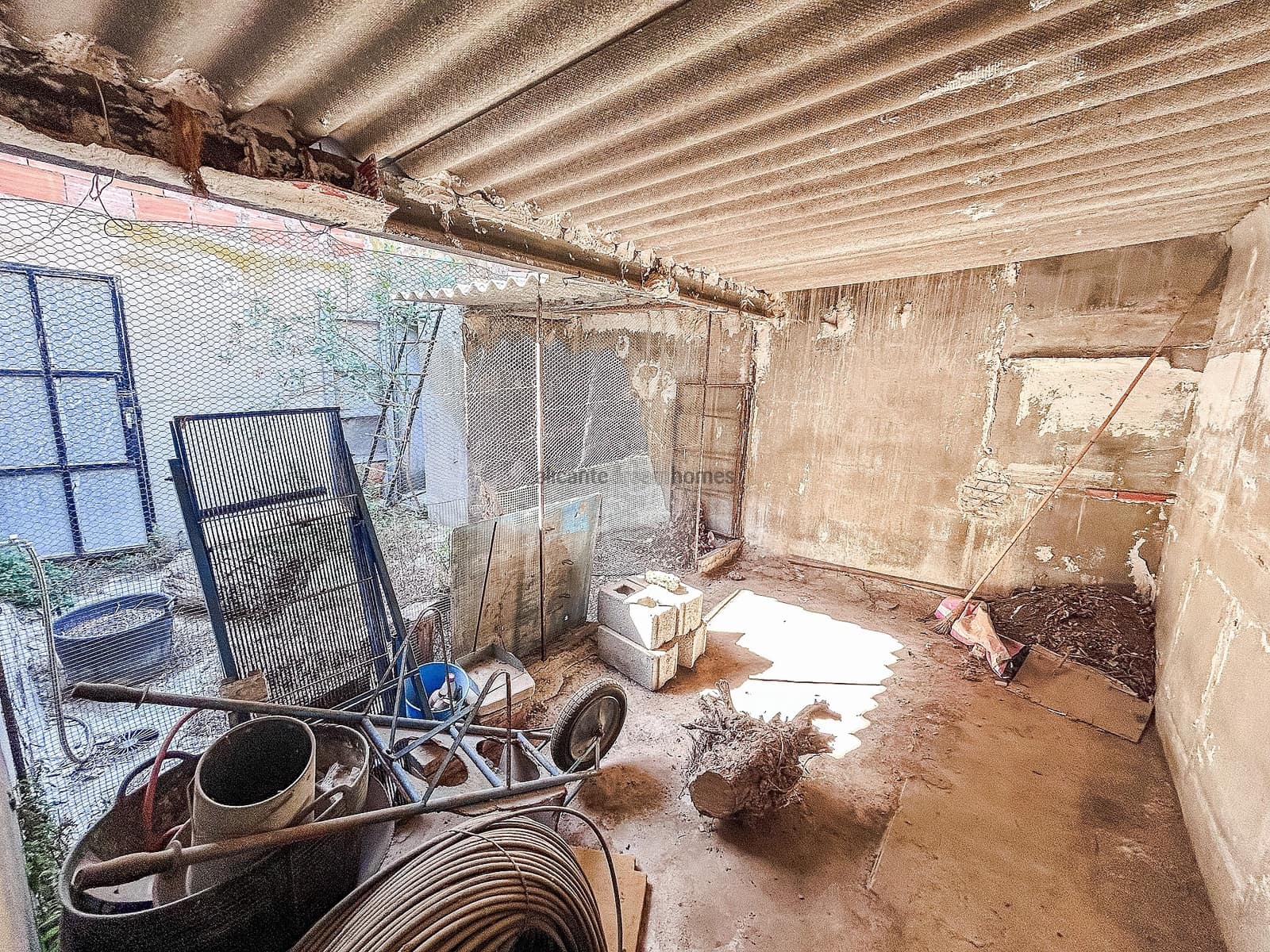 6 soverom Hus til salgs i Macisvenda med garasje - € 131 000 (Ref: 9265002)