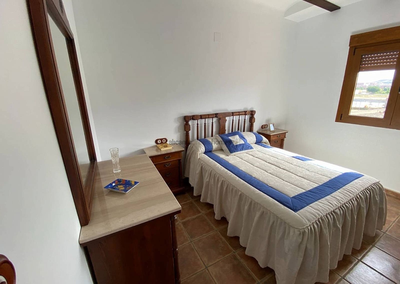 5 makuuhuone Huvila myytävänä paikassa Villena mukana uima-altaan 
autotalli - 425 000 € (Ref: 9278451)