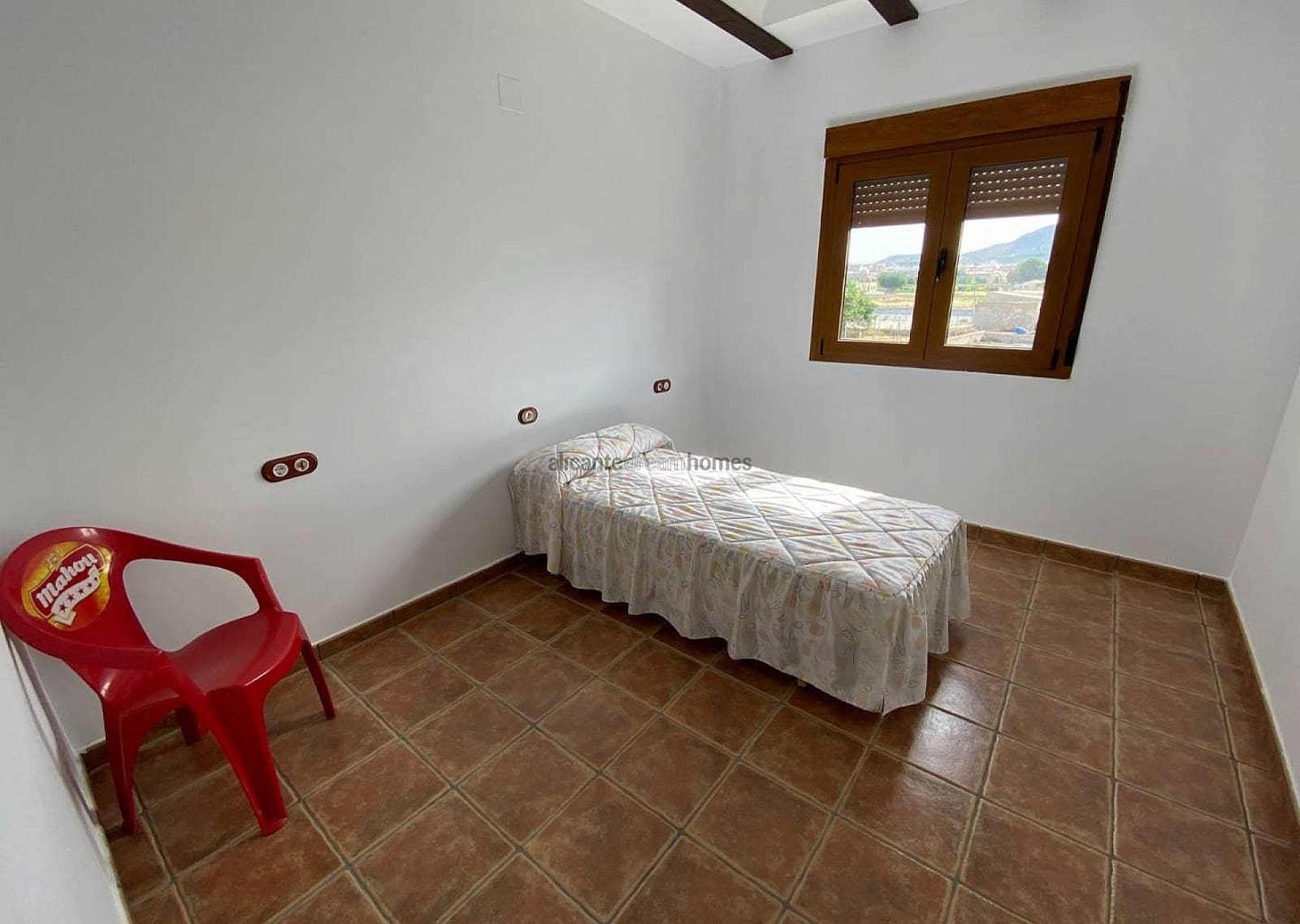 5 makuuhuone Huvila myytävänä paikassa Villena mukana uima-altaan 
autotalli - 425 000 € (Ref: 9278451)