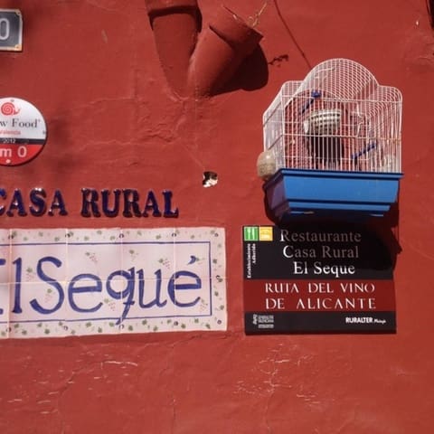 10 bedroom Commercial for sale in Pinoso - € 449,950 (Ref: 9278454)