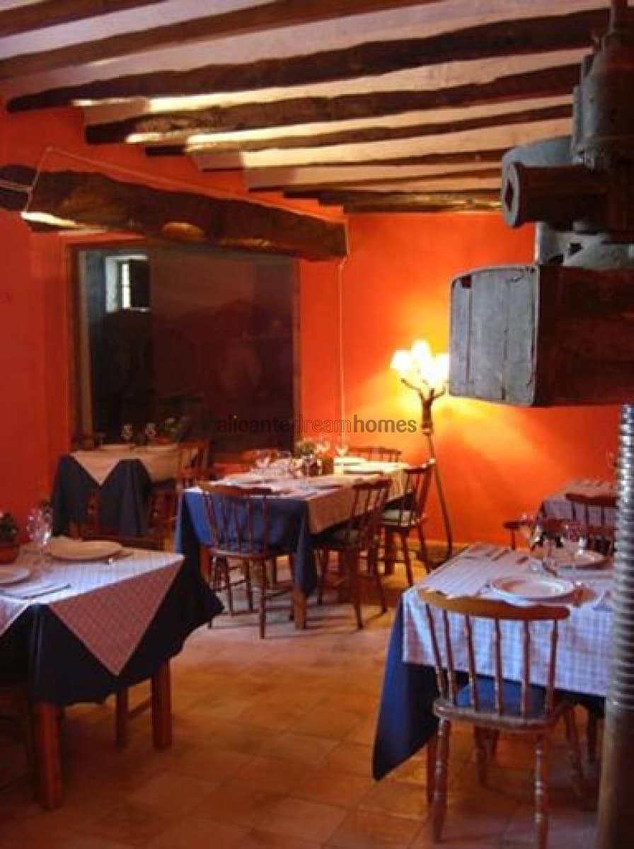 10 sovrum Kommersiell till salu i Pinoso - 449 950 € (Ref: 9278454)