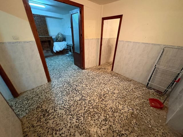 5 soveværelse Byhus til salg i Pinoso med garage - € 59.995 (Ref: 9282790)