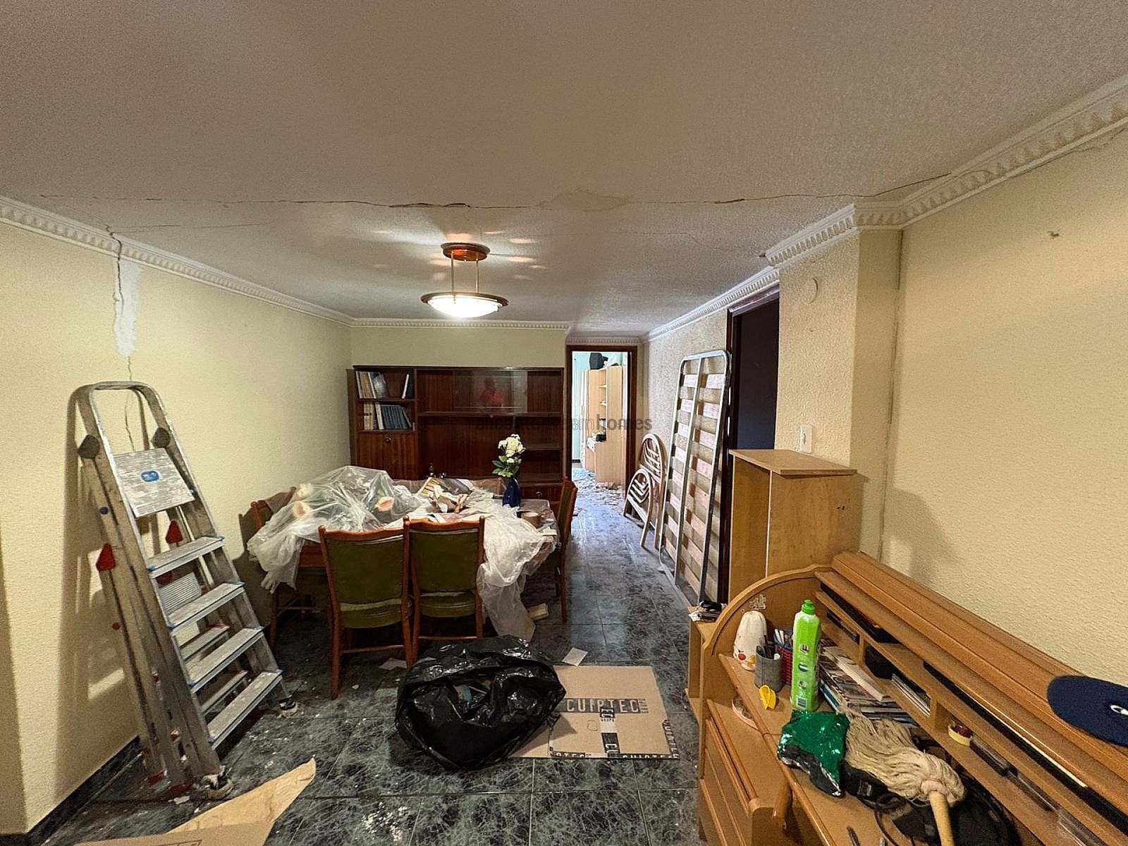 Casa de 5 habitaciones en Pinoso en venta con garaje - 59.995 € (Ref: 9282790)