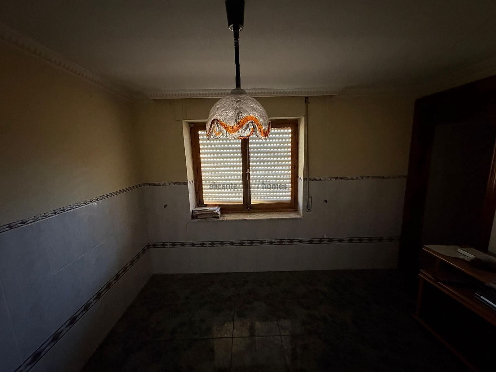 Casa de 5 habitaciones en Pinoso en venta con garaje - 59.995 € (Ref: 9282790)