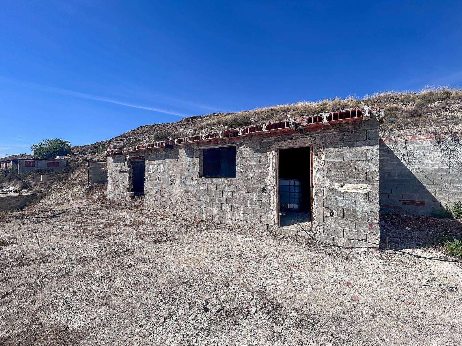 4 soveværelse Finca/Landehus til salg i Agost - € 84.995 (Ref: 9293223)