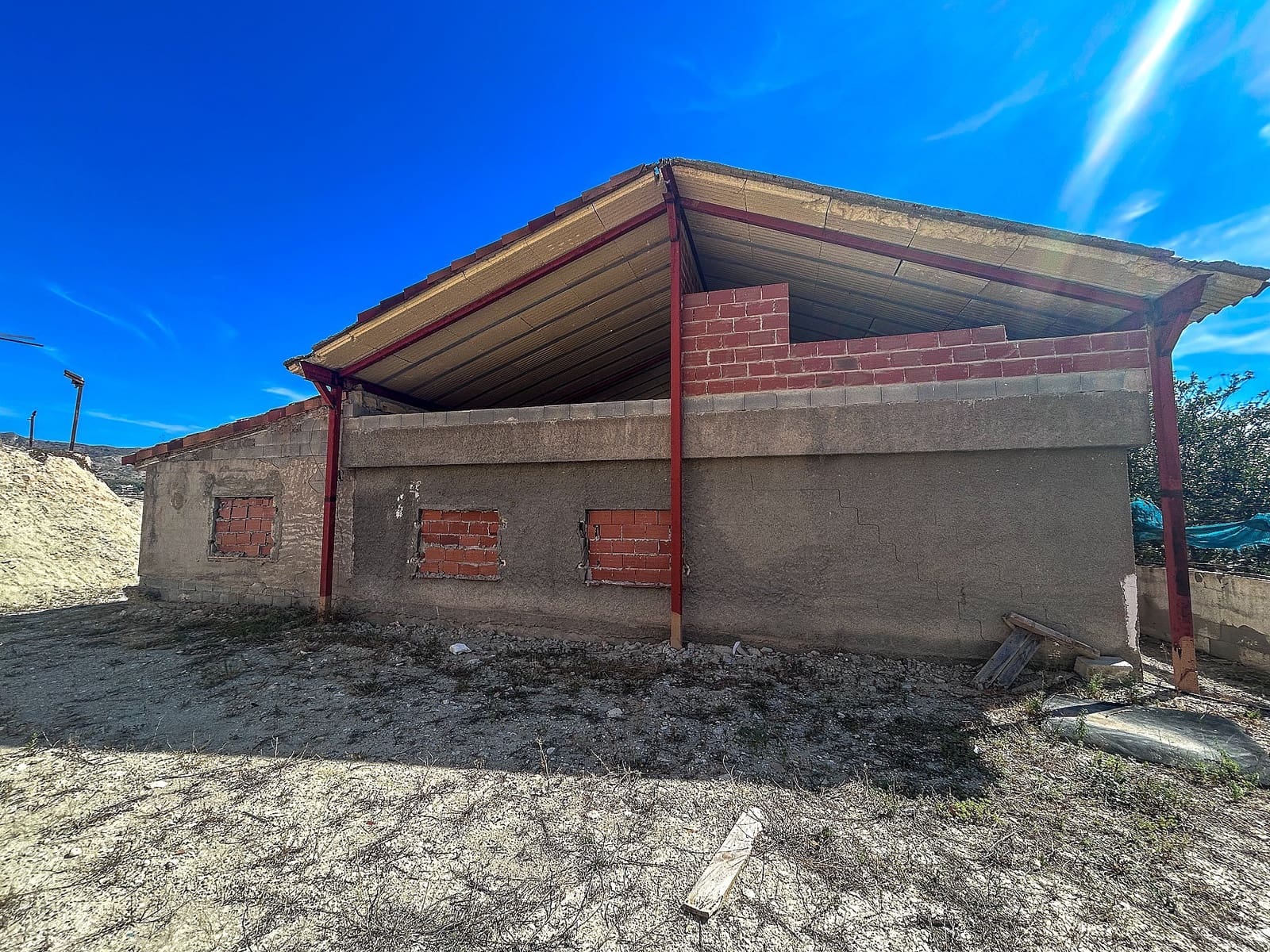 4 soveværelse Finca/Landehus til salg i Agost - € 84.995 (Ref: 9293223)