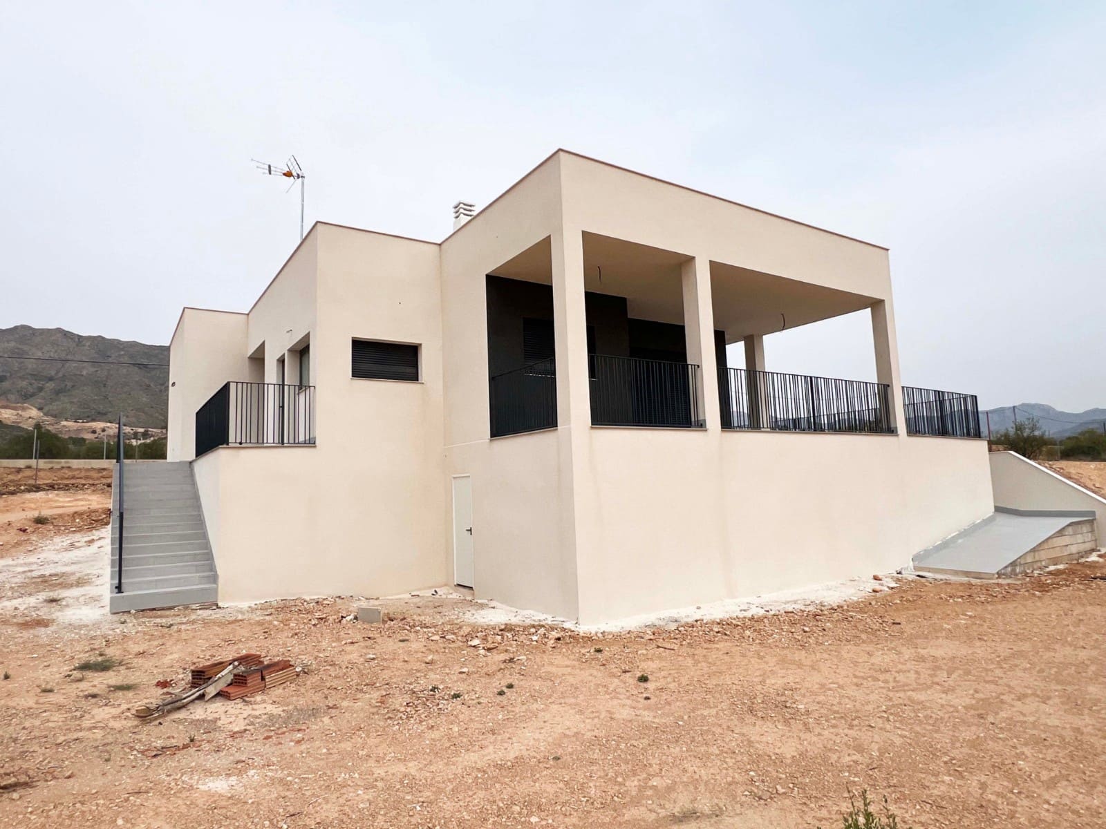 3 makuuhuone Huvila myytävänä paikassa Macisvenda - 449 999 € (Ref: 9301334)