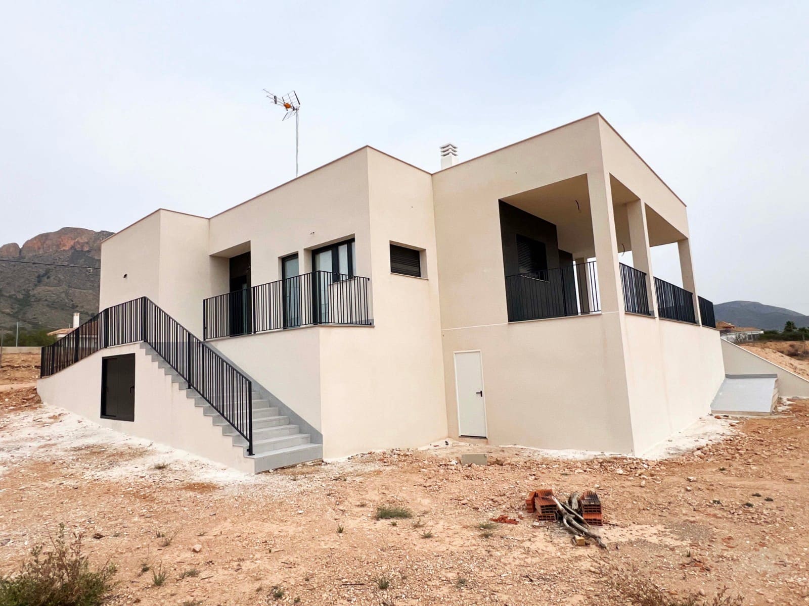 3 makuuhuone Huvila myytävänä paikassa Macisvenda - 449 999 € (Ref: 9301334)