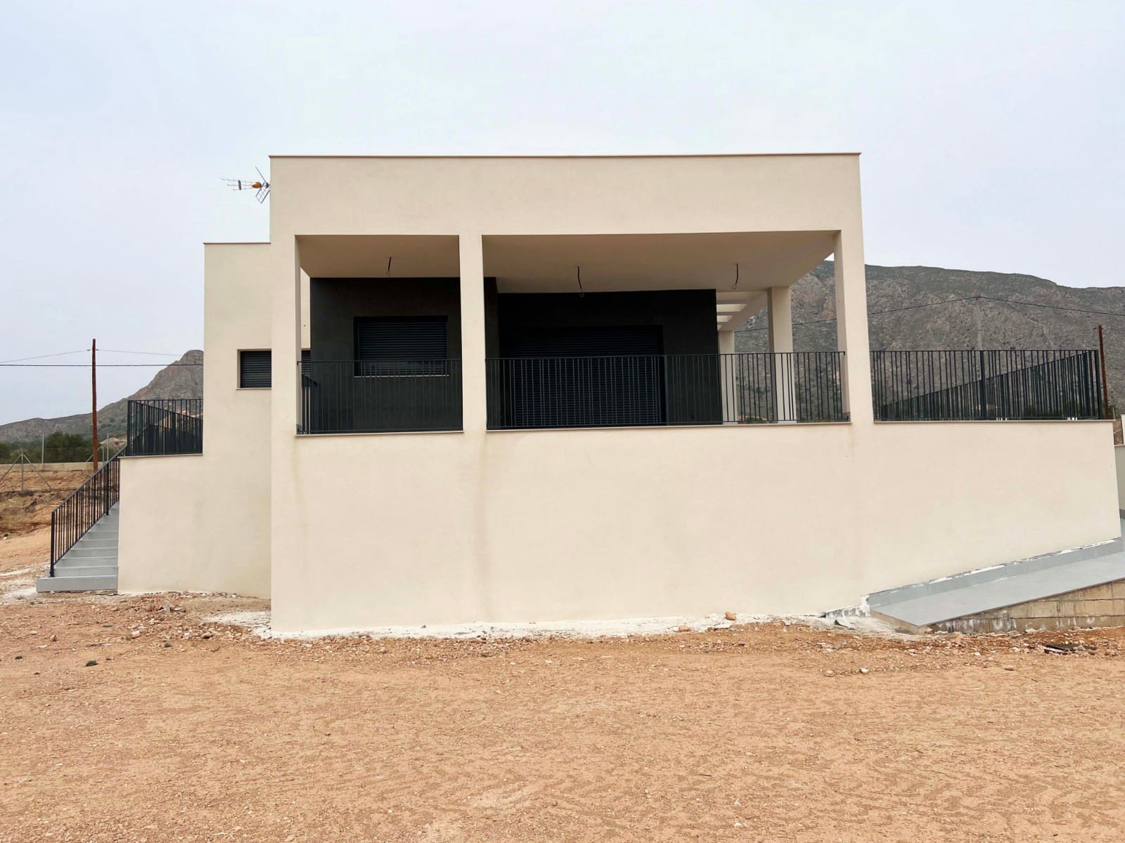 3 makuuhuone Huvila myytävänä paikassa Macisvenda - 449 999 € (Ref: 9301334)