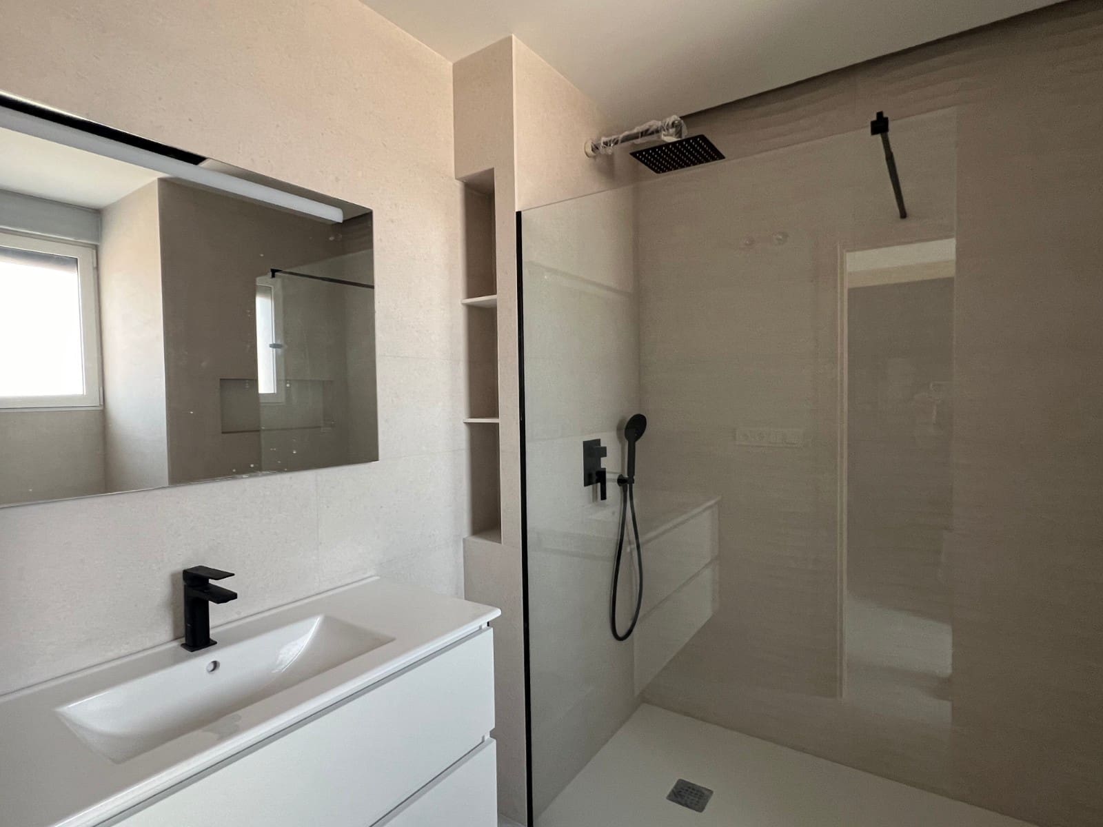 3 makuuhuone Huvila myytävänä paikassa Macisvenda - 449 999 € (Ref: 9301334)