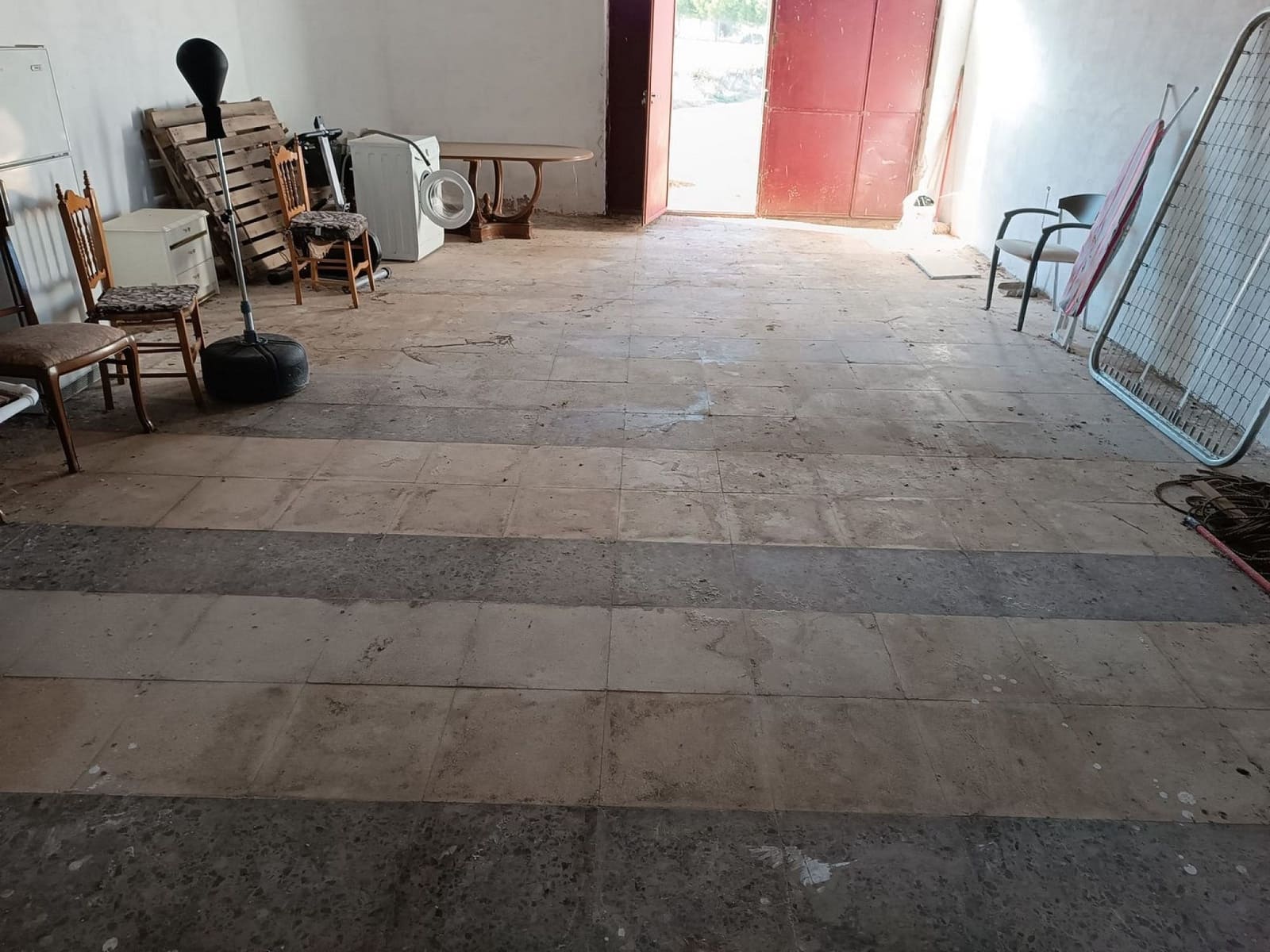 6 sypialnia Finka/Dom wiejski na sprzedaż w Yecla z basenem garażem - 130 000 € (Ref: 9301337)