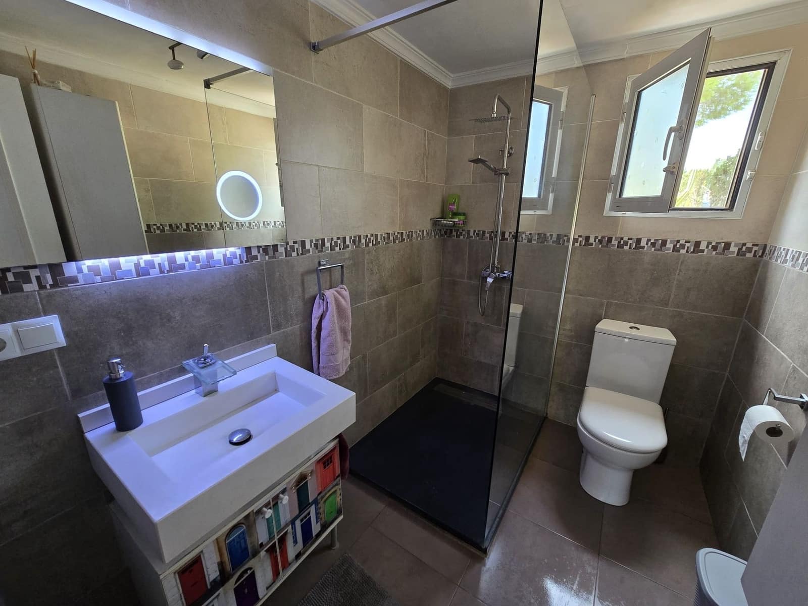 5 soverom Villa til salgs i Sax med svømmebasseng - € 375 000 (Ref: 9301338)