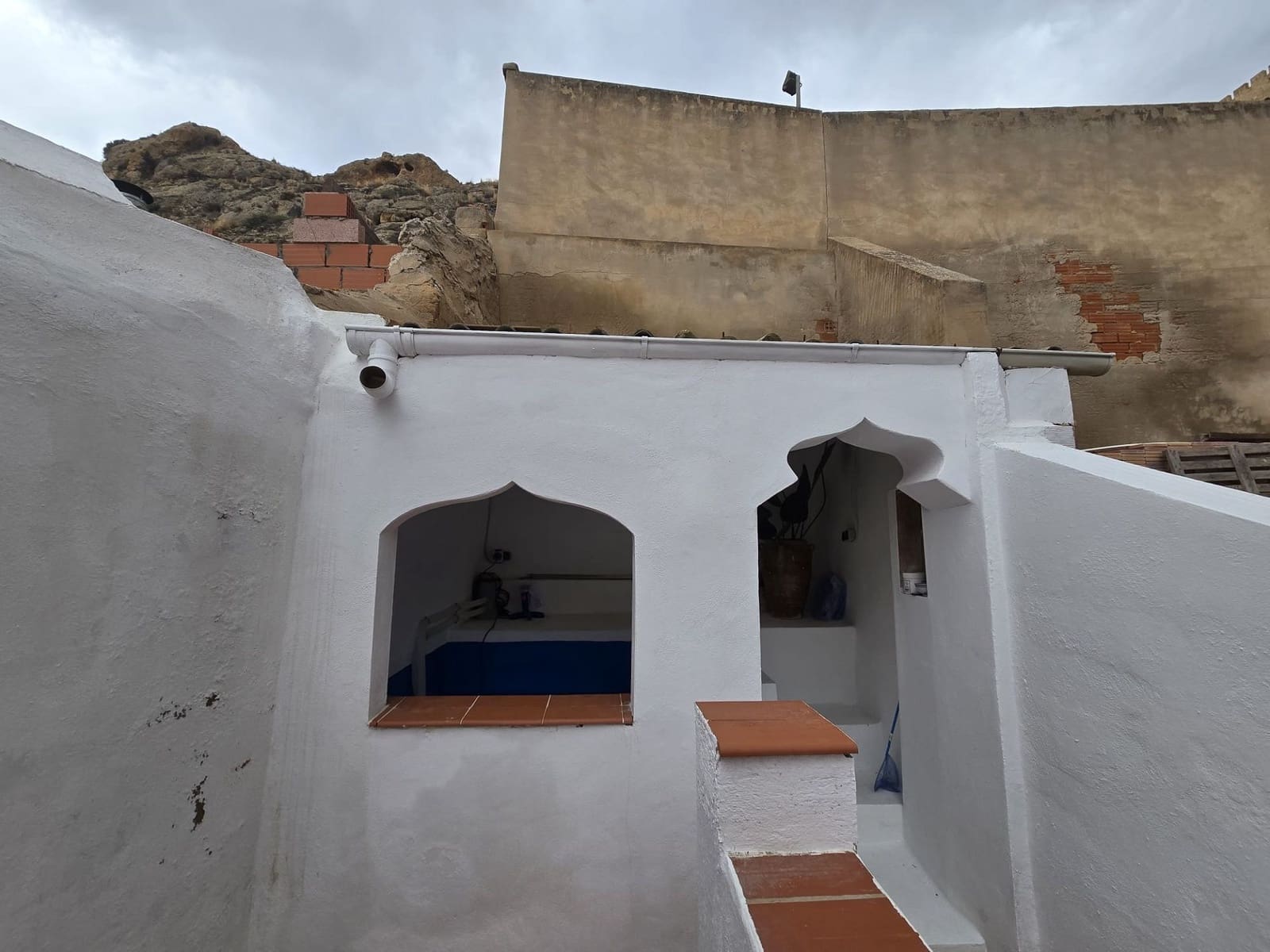 2 soveværelse Byhus til salg i Sax med swimmingpool - € 75.000 (Ref: 9301339)