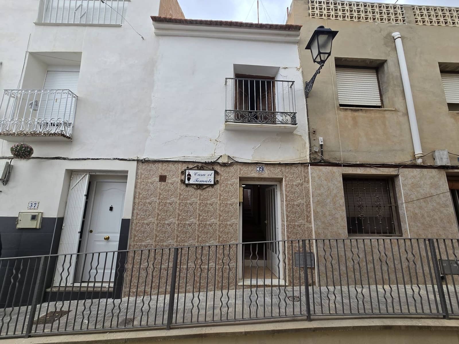 2 soveværelse Byhus til salg i Sax med swimmingpool - € 75.000 (Ref: 9301339)