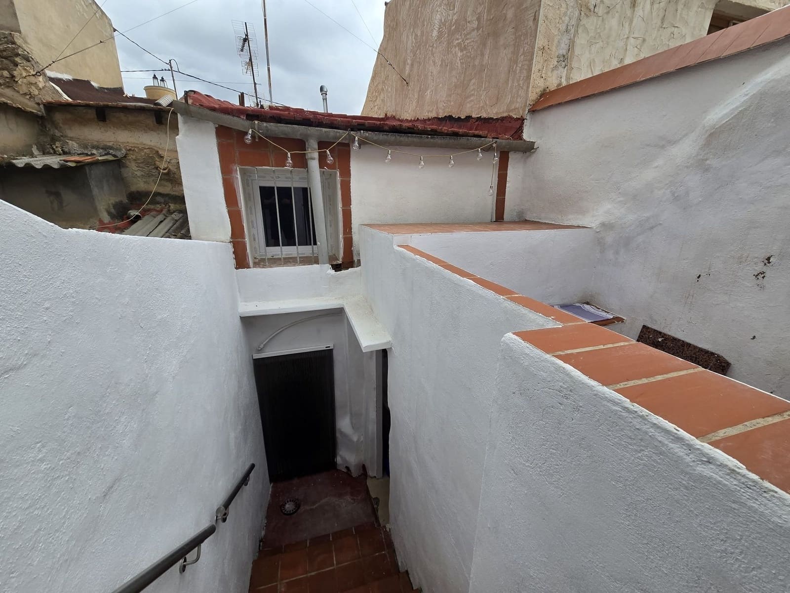 2 soveværelse Byhus til salg i Sax med swimmingpool - € 75.000 (Ref: 9301339)