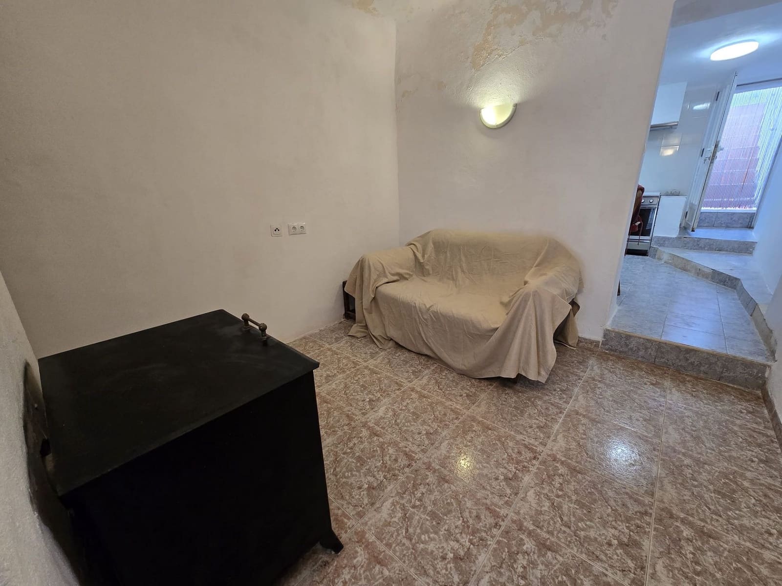 2 soveværelse Byhus til salg i Sax med swimmingpool - € 75.000 (Ref: 9301339)