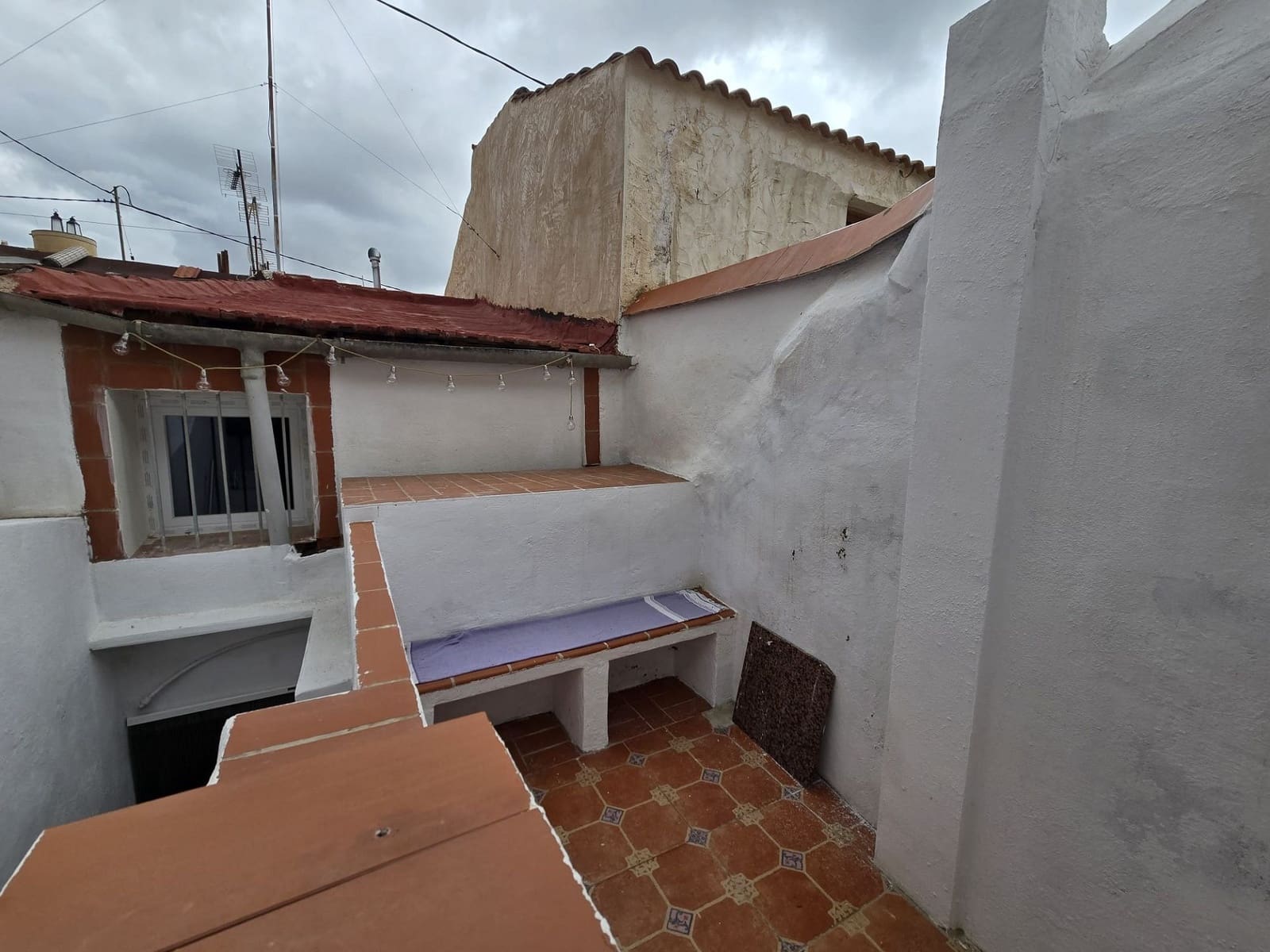 2 soveværelse Byhus til salg i Sax med swimmingpool - € 75.000 (Ref: 9301339)