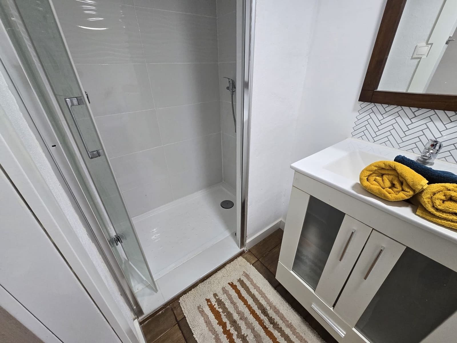 2 soveværelse Byhus til salg i Sax med swimmingpool - € 75.000 (Ref: 9301339)