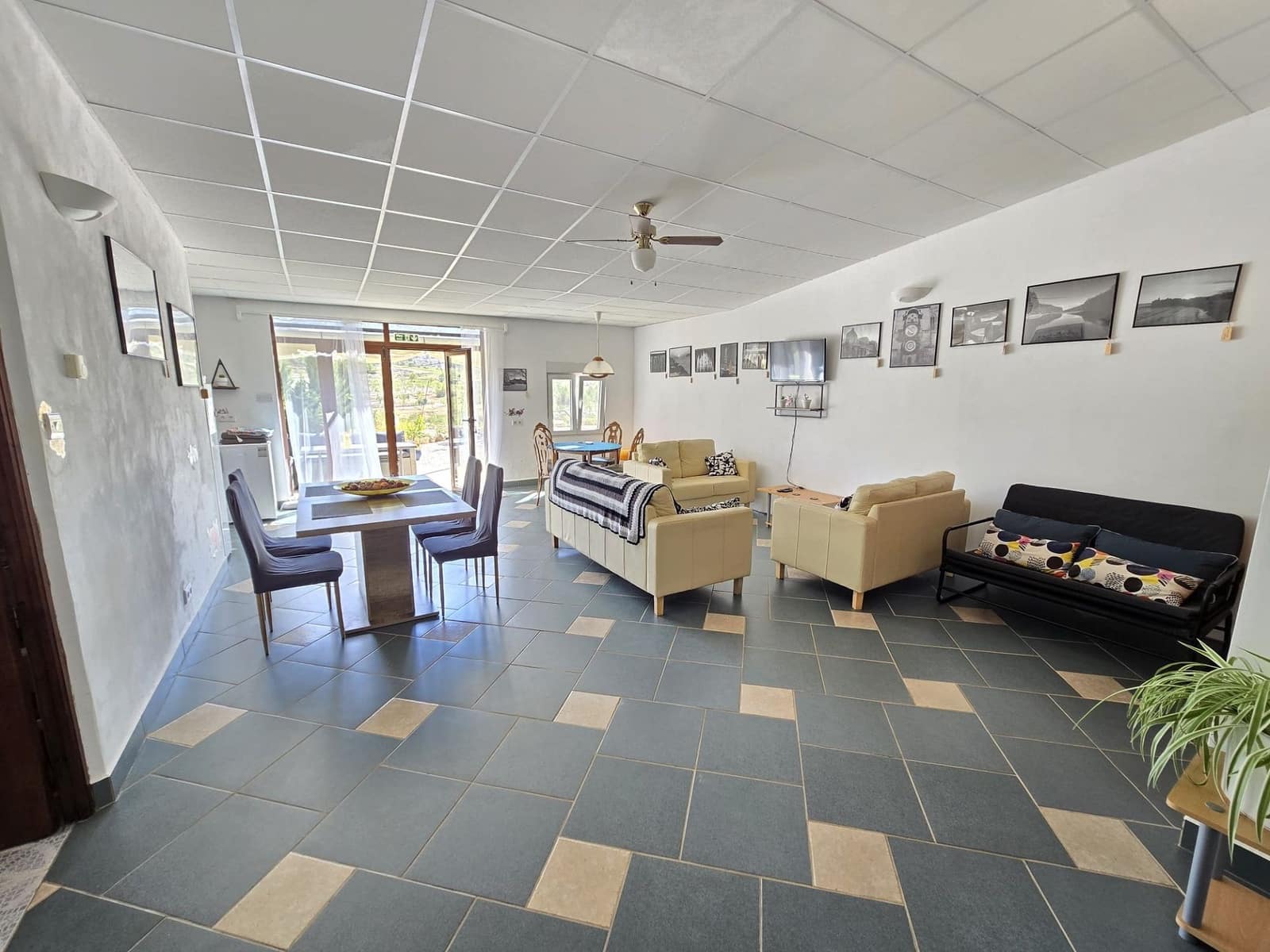 4 soveværelse Finca/Landehus til salg i Jumilla med swimmingpool garage - € 225.000 (Ref: 9301345)