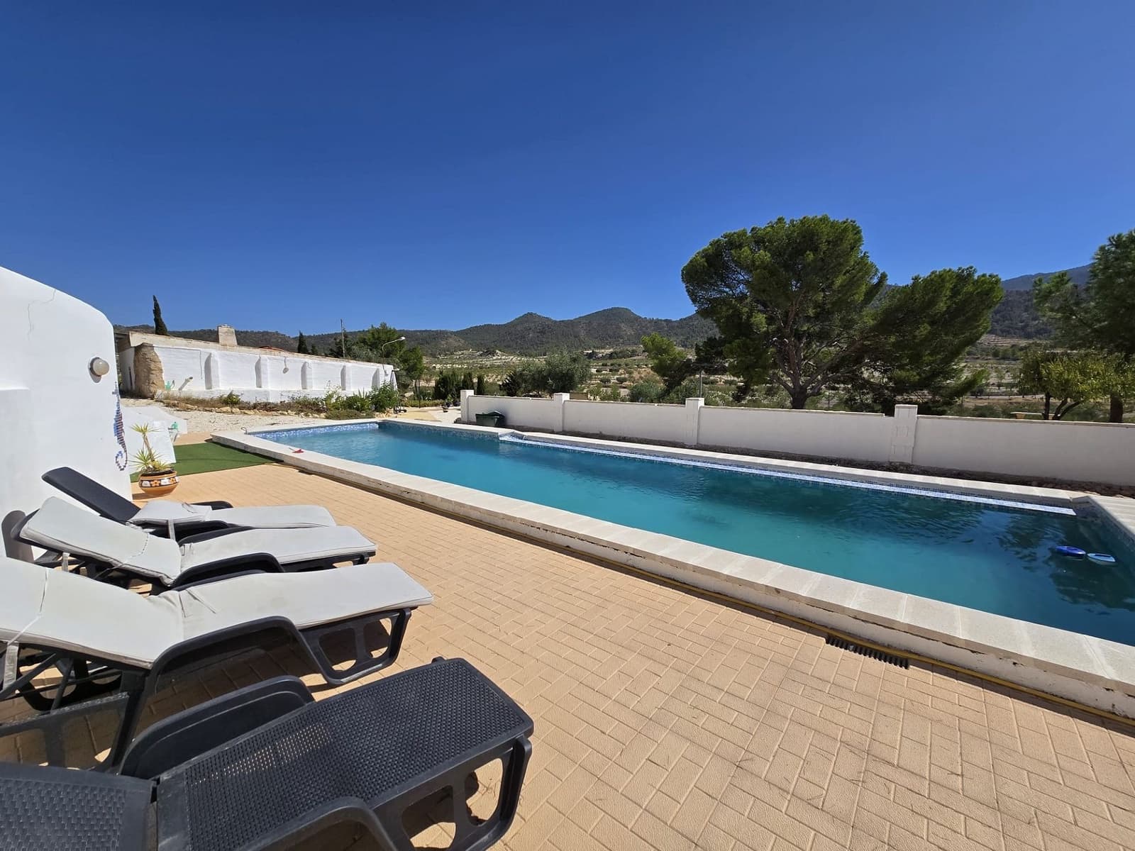 4 soveværelse Finca/Landehus til salg i Jumilla med swimmingpool garage - € 225.000 (Ref: 9301345)