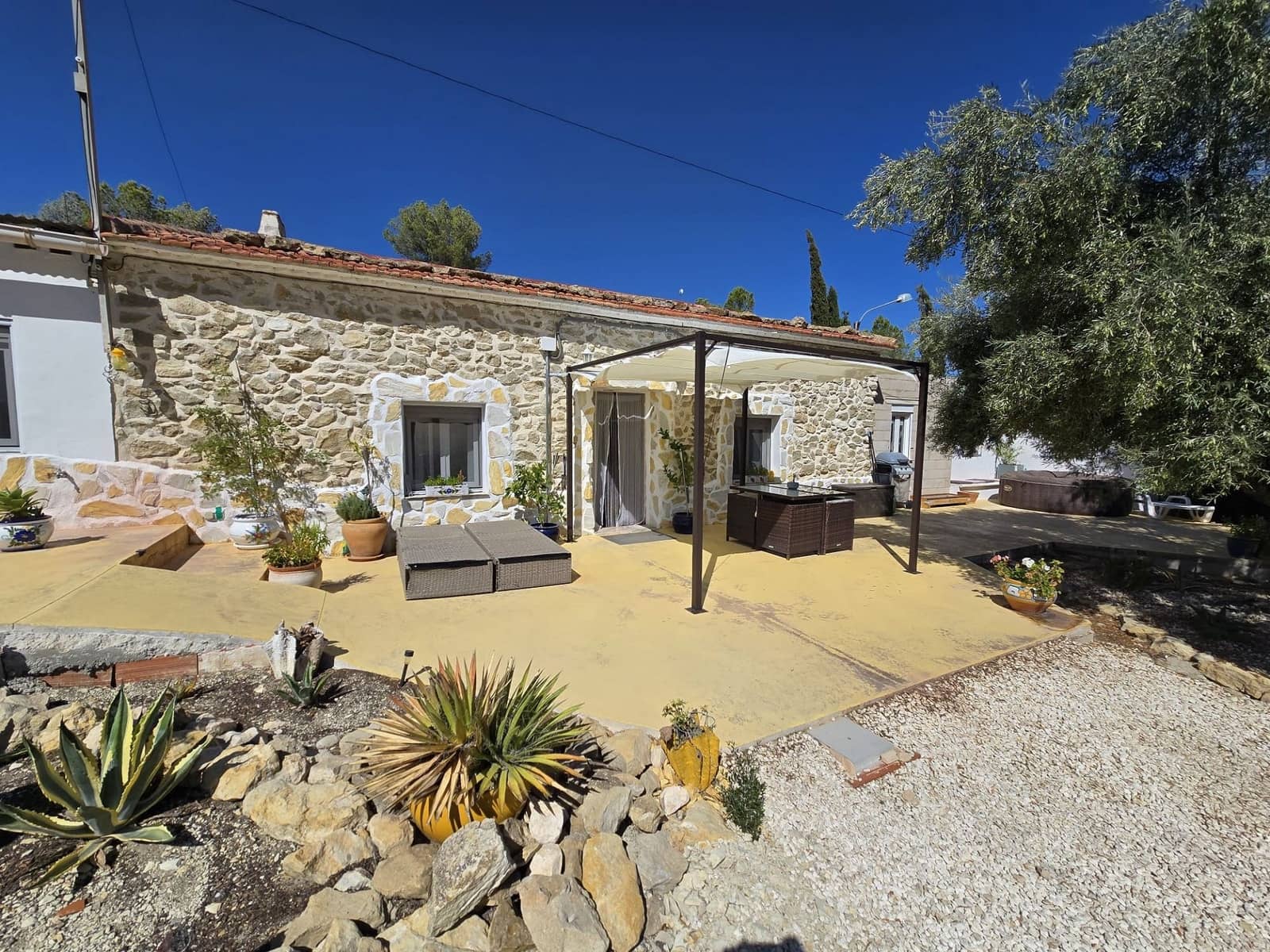 4 soveværelse Finca/Landehus til salg i Jumilla med swimmingpool garage - € 225.000 (Ref: 9301345)