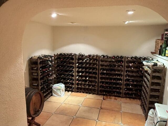 4 bedroom Villa for sale in Elda - € 385,000 (Ref: 9301358)