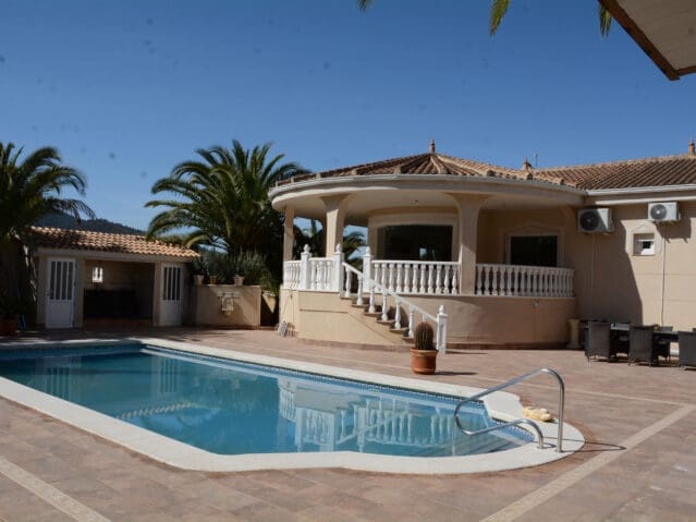 3 bedroom Villa for sale in Hondon de las Nieves with pool - € 420,000 (Ref: 9301359)