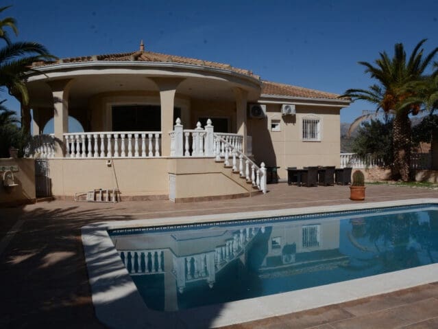 3 bedroom Villa for sale in Hondon de las Nieves with pool - € 420,000 (Ref: 9301359)