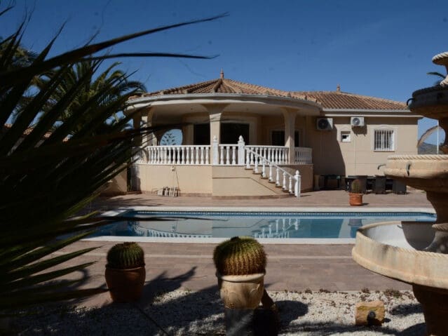 3 bedroom Villa for sale in Hondon de las Nieves with pool - € 420,000 (Ref: 9301359)