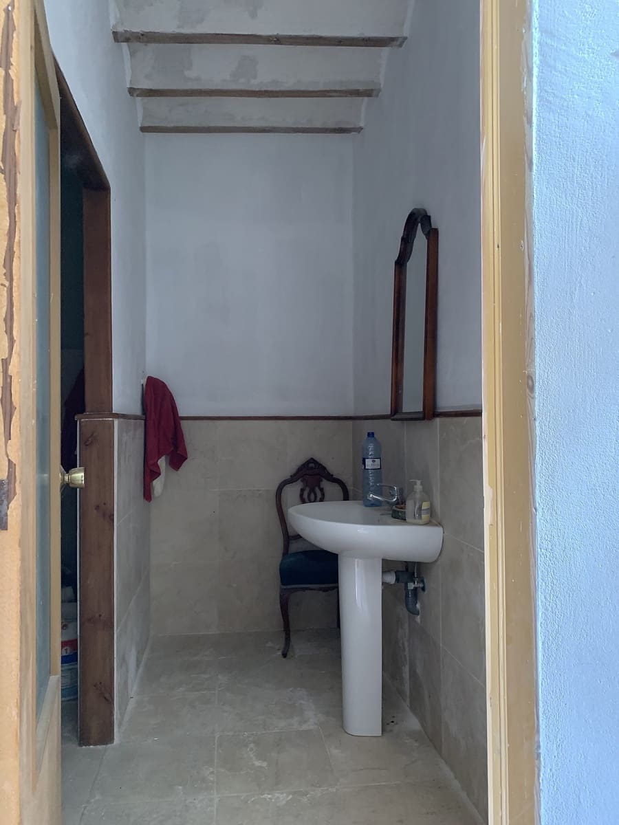 2 soverom Grottehus til salgs i El Canton med garasje - € 52 000 (Ref: 9301365)