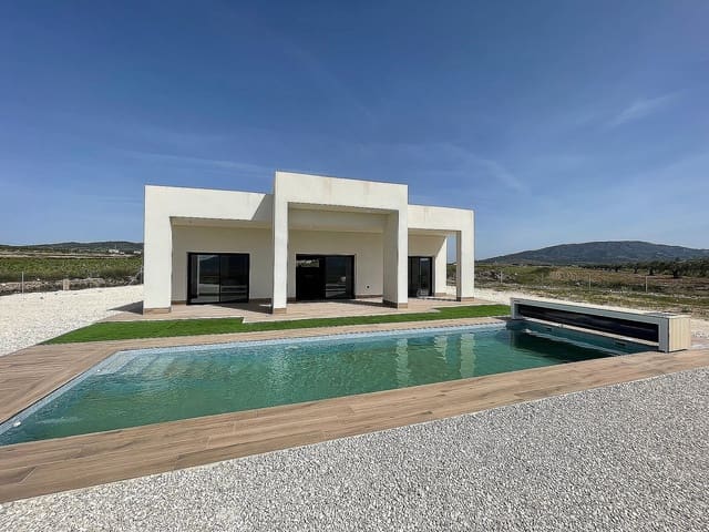 3 bedroom Villa for sale in Pinoso with pool garage - € 287,000 (Ref: 9312304)