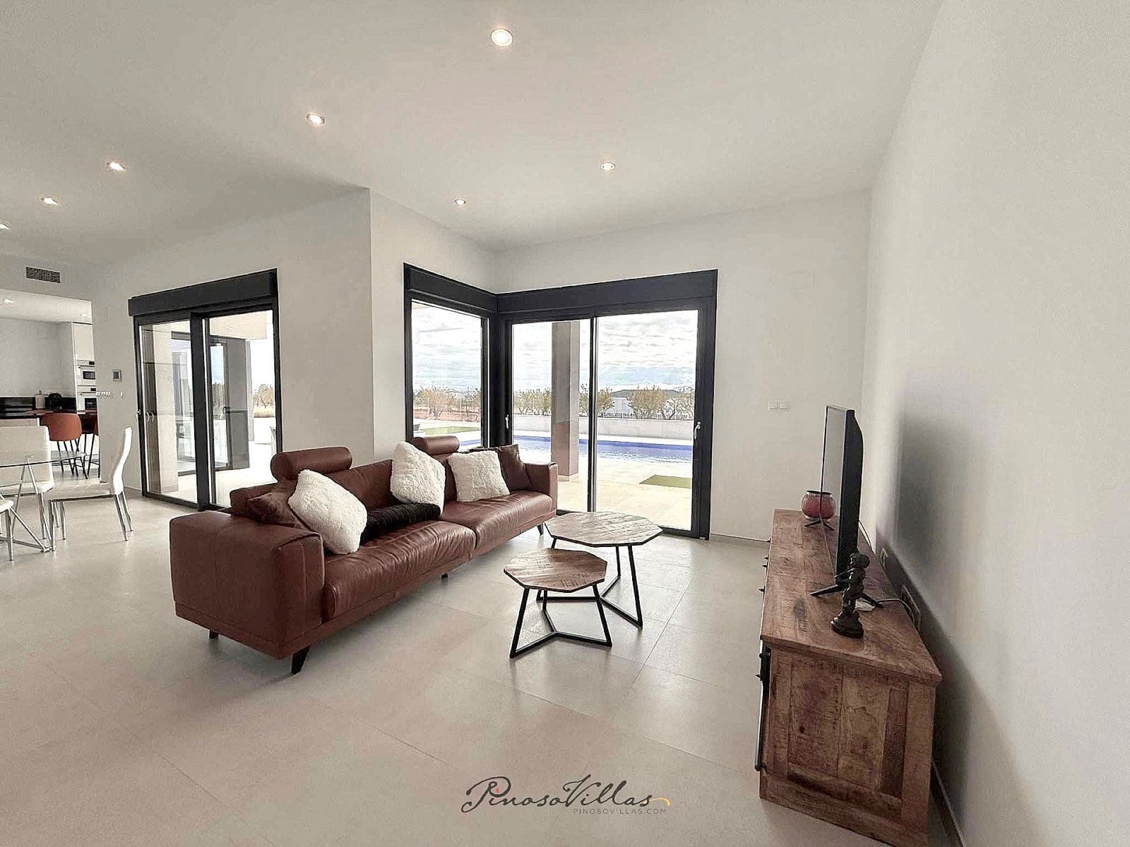 3 bedroom Villa for sale in Pinoso with pool garage - € 575,000 (Ref: 9317161)