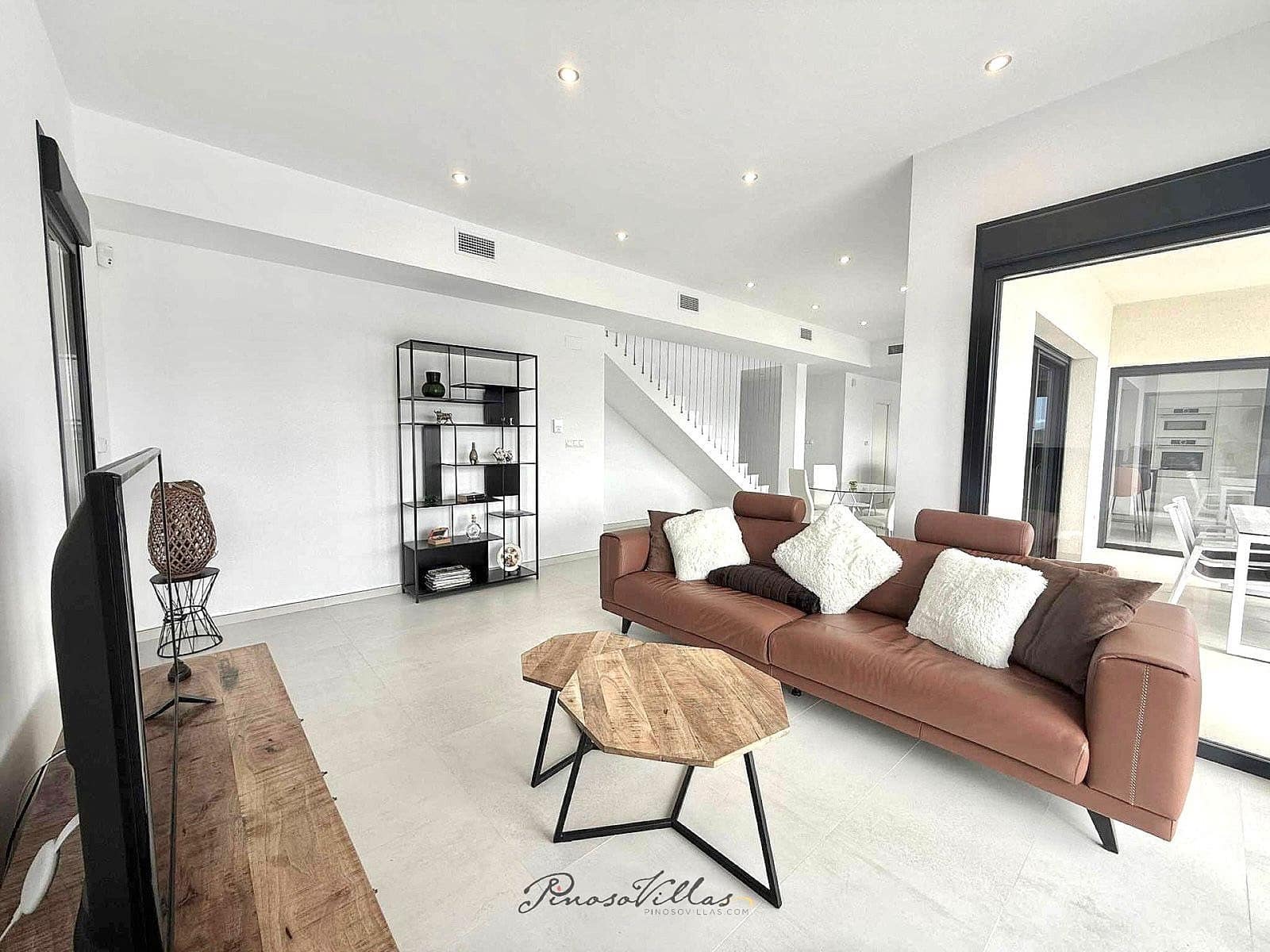 3 bedroom Villa for sale in Pinoso with pool garage - € 575,000 (Ref: 9317161)